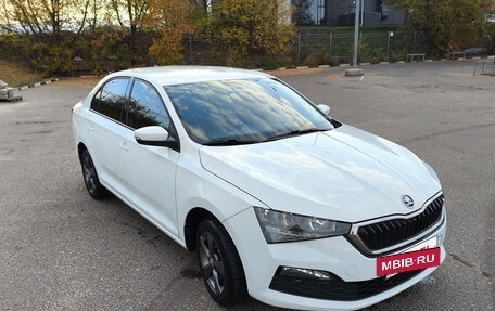 Skoda Rapid II, 2021 год, 1 550 000 рублей, 2 фотография