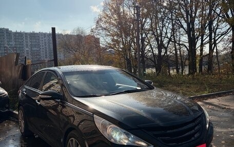 Hyundai Sonata VI, 2010 год, 1 000 000 рублей, 3 фотография