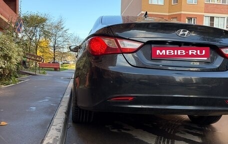 Hyundai Sonata VI, 2010 год, 1 000 000 рублей, 6 фотография