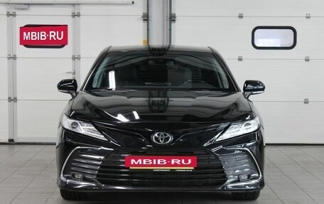 Toyota Camry, 2021 год, 3 257 000 рублей, 2 фотография