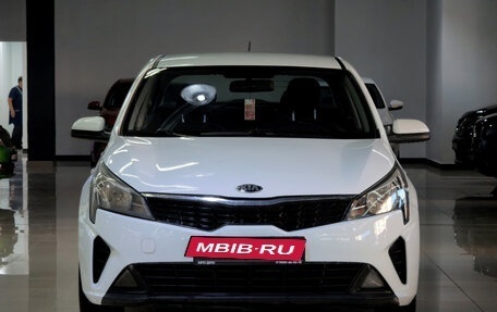 KIA Rio IV, 2020 год, 990 000 рублей, 2 фотография