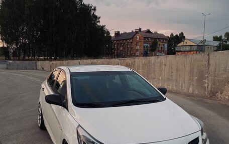 Hyundai Solaris II рестайлинг, 2015 год, 1 100 000 рублей, 2 фотография