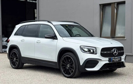 Mercedes-Benz GLB, 2023 год, 4 150 000 рублей, 2 фотография