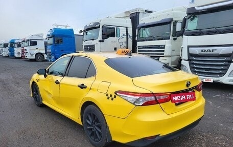 Toyota Camry, 2021 год, 1 650 000 рублей, 3 фотография