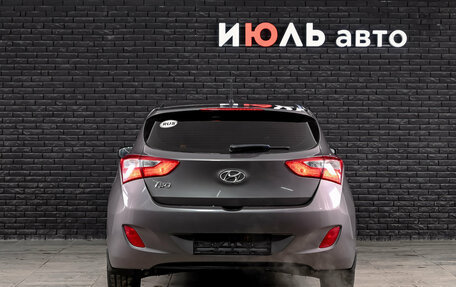 Hyundai i30 II рестайлинг, 2013 год, 700 000 рублей, 2 фотография