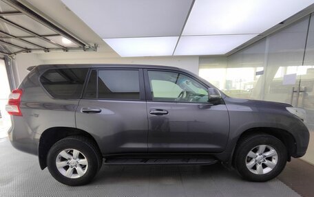 Toyota Land Cruiser Prado 150 рестайлинг, 2016 год, 3 500 000 рублей, 4 фотография
