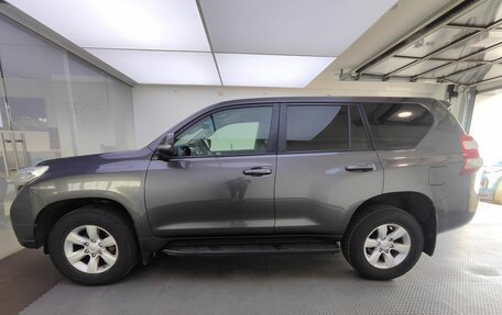 Toyota Land Cruiser Prado 150 рестайлинг, 2016 год, 3 500 000 рублей, 8 фотография