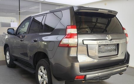 Toyota Land Cruiser Prado 150 рестайлинг, 2016 год, 3 500 000 рублей, 7 фотография