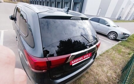 Mitsubishi Outlander III рестайлинг 3, 2019 год, 2 150 000 рублей, 3 фотография