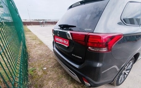 Mitsubishi Outlander III рестайлинг 3, 2019 год, 2 150 000 рублей, 5 фотография