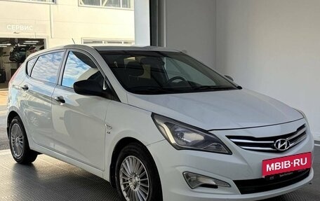 Hyundai Solaris II рестайлинг, 2015 год, 940 000 рублей, 3 фотография