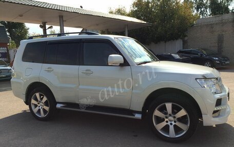 Mitsubishi Pajero IV рестайлинг 2, 2015 год, 1 890 000 рублей, 3 фотография