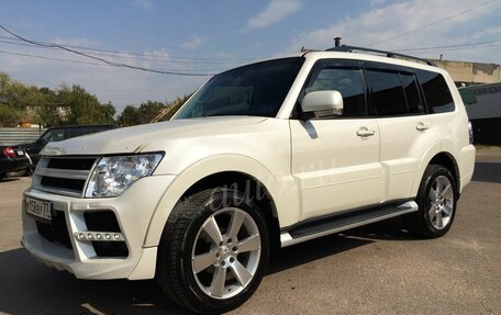 Mitsubishi Pajero IV рестайлинг 2, 2015 год, 1 890 000 рублей, 2 фотография