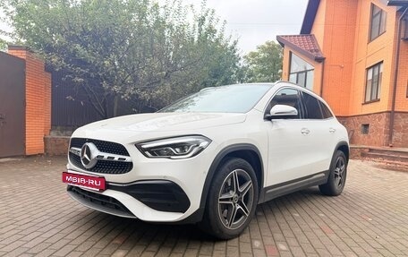 Mercedes-Benz GLA, 2020 год, 4 500 000 рублей, 3 фотография