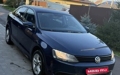 Volkswagen Jetta VII, 2013 год, 900 000 рублей, 2 фотография