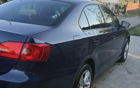 Volkswagen Jetta VII, 2013 год, 900 000 рублей, 6 фотография