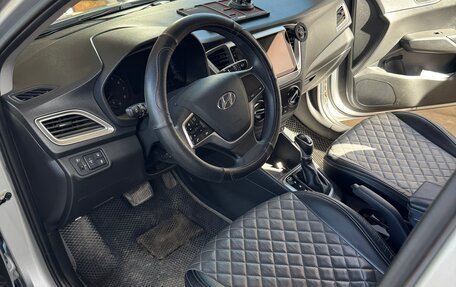 Hyundai Solaris II рестайлинг, 2021 год, 1 550 000 рублей, 2 фотография