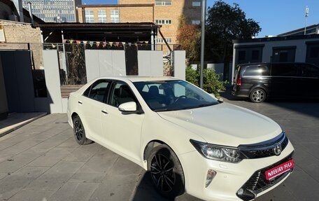 Toyota Camry, 2017 год, 2 350 000 рублей, 3 фотография