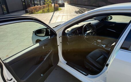 Toyota Camry, 2017 год, 2 350 000 рублей, 9 фотография