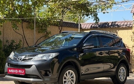 Toyota RAV4, 2014 год, 2 200 000 рублей, 2 фотография