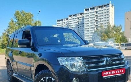 Mitsubishi Pajero IV рестайлинг 2, 2007 год, 1 800 000 рублей, 4 фотография