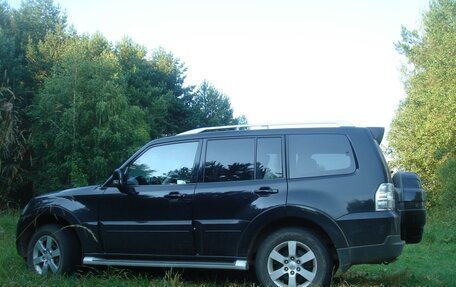 Mitsubishi Pajero IV рестайлинг 2, 2007 год, 1 800 000 рублей, 12 фотография