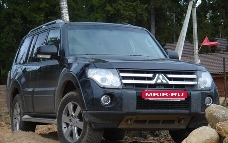 Mitsubishi Pajero IV рестайлинг 2, 2007 год, 1 800 000 рублей, 8 фотография
