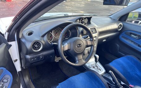Subaru Impreza II рестайлинг 2, 2004 год, 800 000 рублей, 11 фотография
