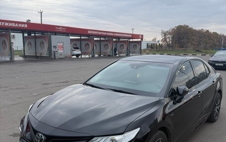 Toyota Camry, 2021 год, 3 550 000 рублей, 2 фотография