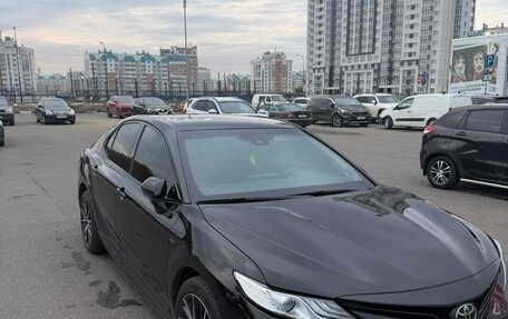 Toyota Camry, 2021 год, 3 550 000 рублей, 8 фотография