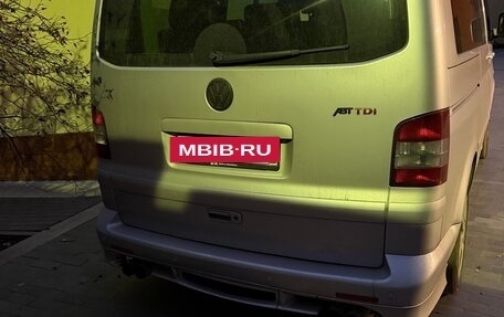 Volkswagen Multivan T5, 2008 год, 1 499 000 рублей, 2 фотография