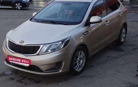 KIA Rio III рестайлинг, 2015 год, 970 000 рублей, 2 фотография