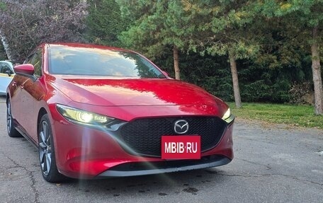 Mazda 3, 2022 год, 2 200 000 рублей, 3 фотография
