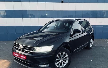 Volkswagen Tiguan II, 2018 год, 2 380 000 рублей, 3 фотография
