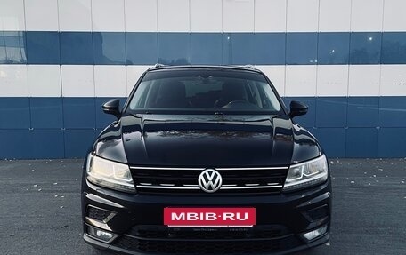 Volkswagen Tiguan II, 2018 год, 2 380 000 рублей, 2 фотография