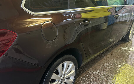 Opel Astra J, 2013 год, 700 000 рублей, 3 фотография