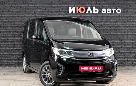 Honda Stepwgn IV рестайлинг, 2015 год, 1 550 000 рублей, 4 фотография