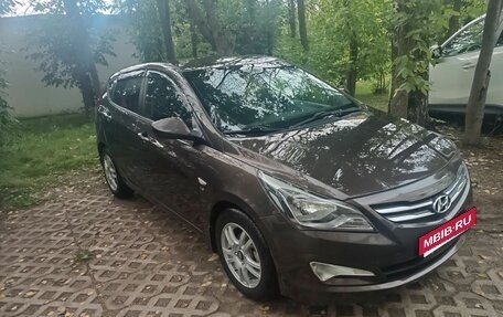 Hyundai Solaris II рестайлинг, 2015 год, 860 000 рублей, 2 фотография