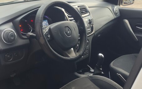 Renault Logan II, 2017 год, 450 000 рублей, 5 фотография