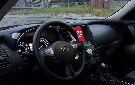 Infiniti QX70, 2015 год, 2 600 000 рублей, 5 фотография