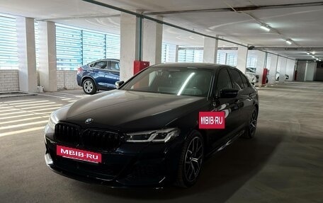 BMW 5 серия, 2021 год, 5 490 000 рублей, 2 фотография