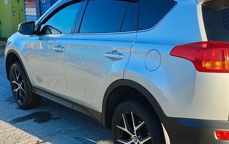 Toyota RAV4, 2015 год, 2 600 000 рублей, 2 фотография