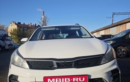 KIA Rio IV, 2022 год, 900 000 рублей, 2 фотография