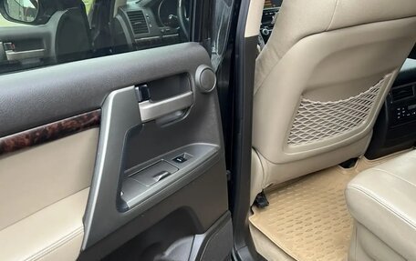 Toyota Land Cruiser 200, 2010 год, 3 200 000 рублей, 14 фотография