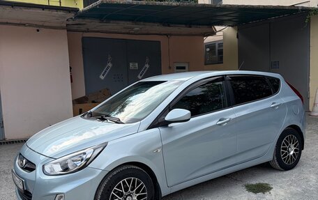 Hyundai Solaris II рестайлинг, 2011 год, 620 000 рублей, 4 фотография