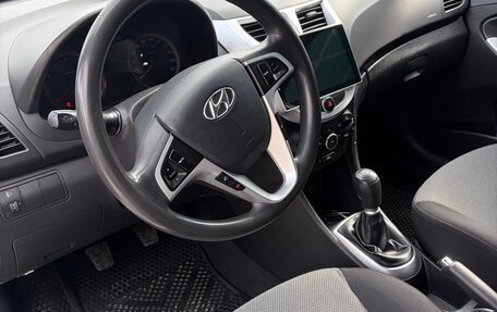 Hyundai Solaris II рестайлинг, 2011 год, 620 000 рублей, 16 фотография