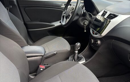 Hyundai Solaris II рестайлинг, 2011 год, 620 000 рублей, 14 фотография