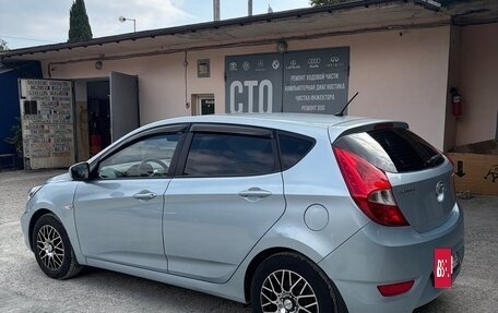 Hyundai Solaris II рестайлинг, 2011 год, 620 000 рублей, 5 фотография