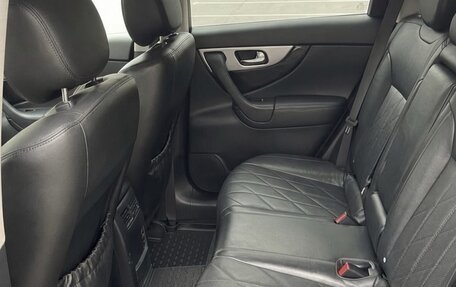 Infiniti QX70, 2017 год, 4 200 000 рублей, 5 фотография