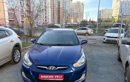 Hyundai Solaris II рестайлинг, 2012 год, 750 000 рублей, 1 фотография
